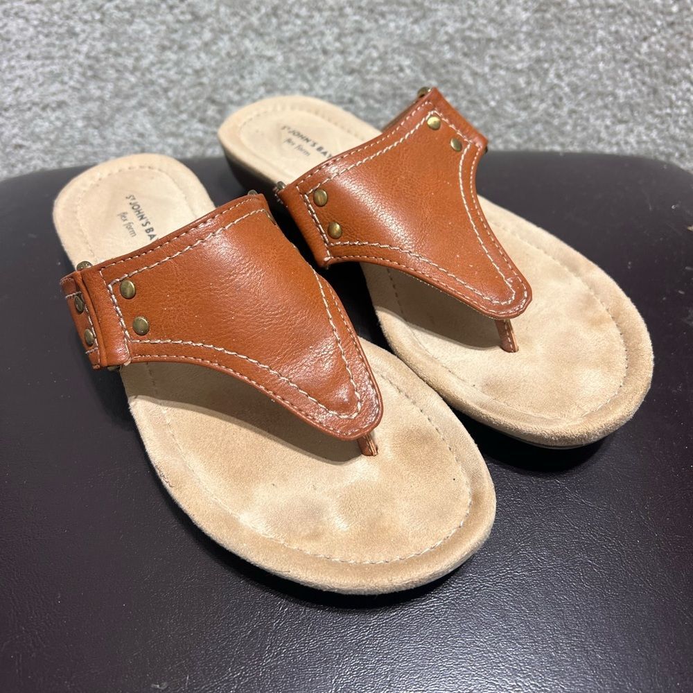 St John's Bay Women’s Flex Form Thong Sandals Flip Flops Brown Size 6 M